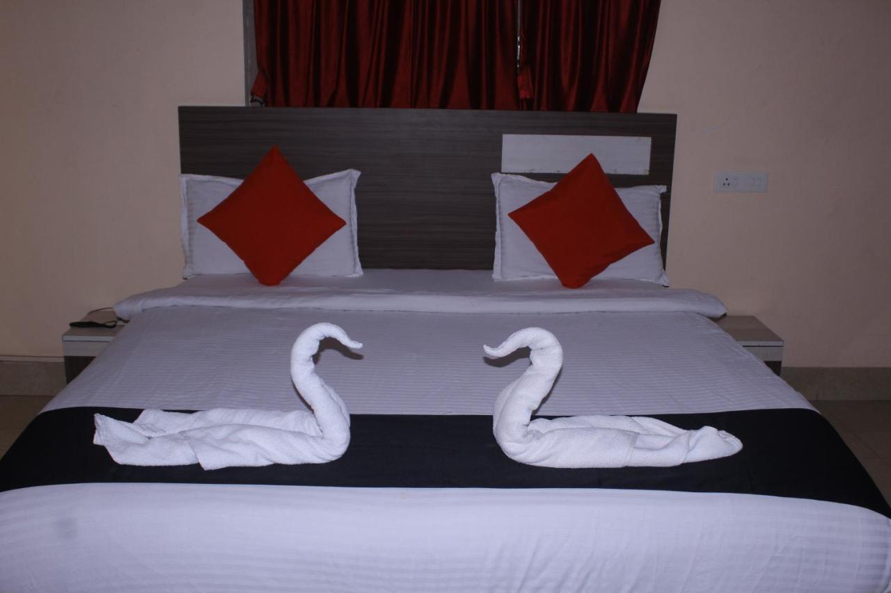 Chetan Inn Hotel Бхубанешвар Екстериор снимка