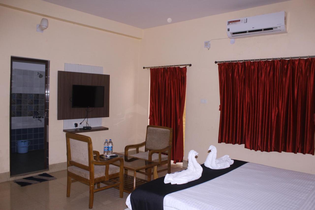 Chetan Inn Hotel Бхубанешвар Екстериор снимка
